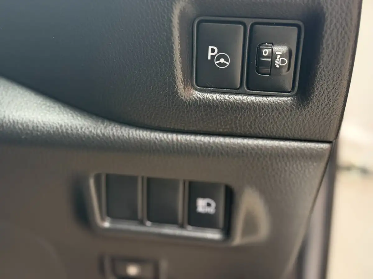 2018-toyota-c-hr-18-vvt-i-excel-big-30