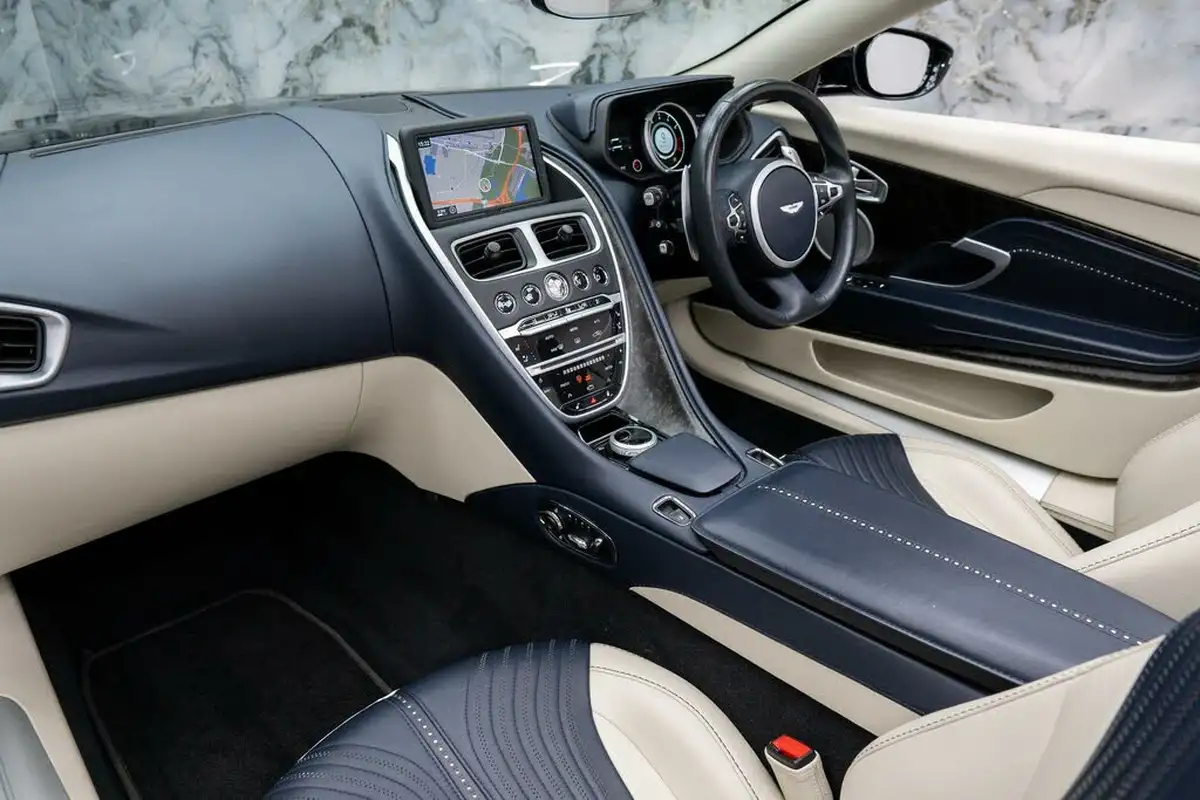2020-aston-martin-db11-40-v8-503bhp-big-13