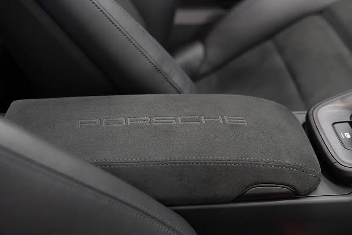 2022-porsche-911-30-carrera-gts-coupe-big-19