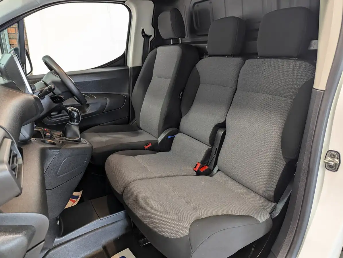 2020-peugeot-partner-15-bluehdi-1000-professional-100ps-eu6dt-panel-big-6