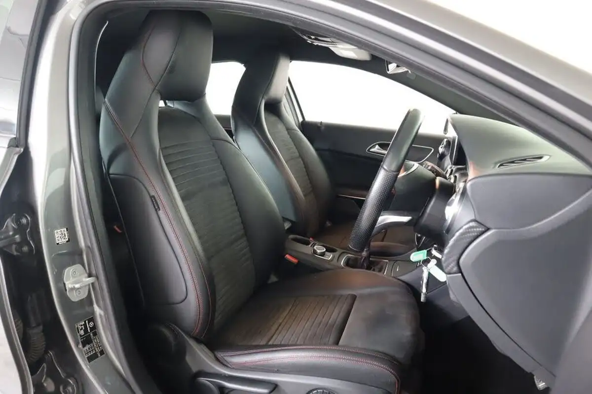 2016-mercedes-benz-a-class-21d-a200d-amg-line-136ps-executivess-big-12