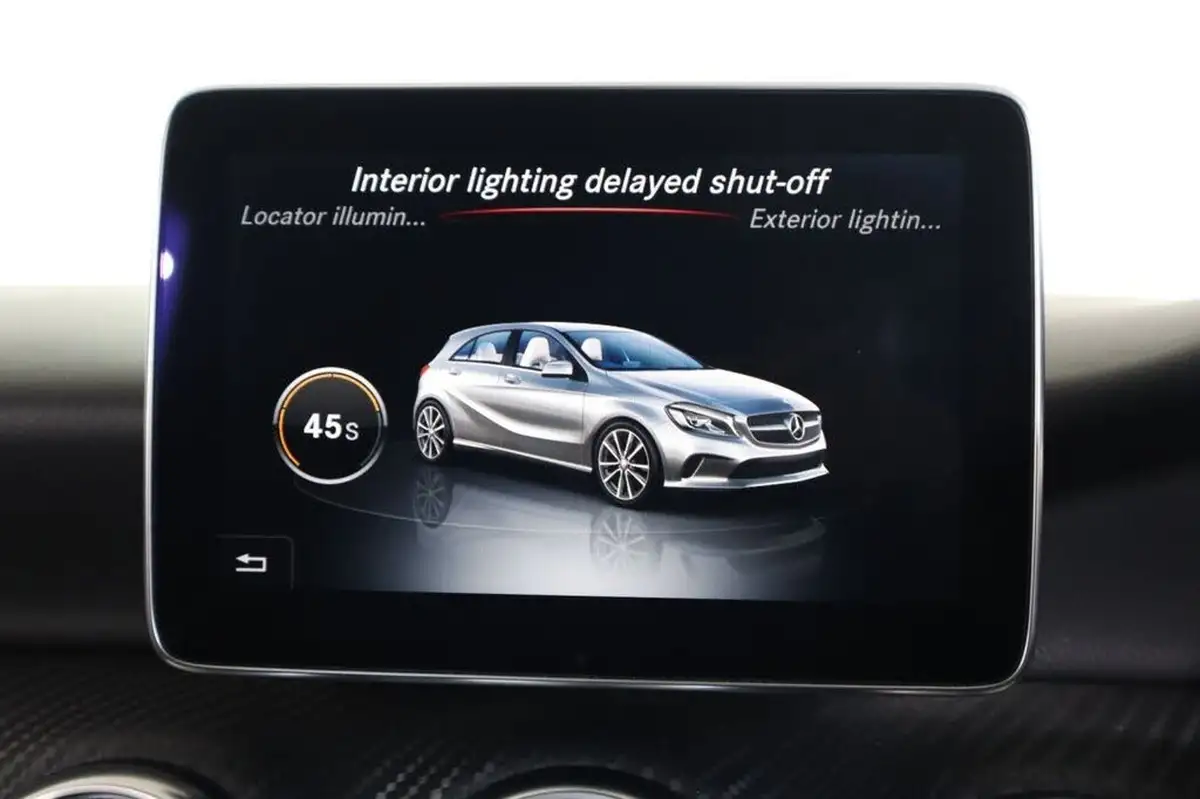 2016-mercedes-benz-a-class-21d-a200d-amg-line-136ps-executivess-big-36