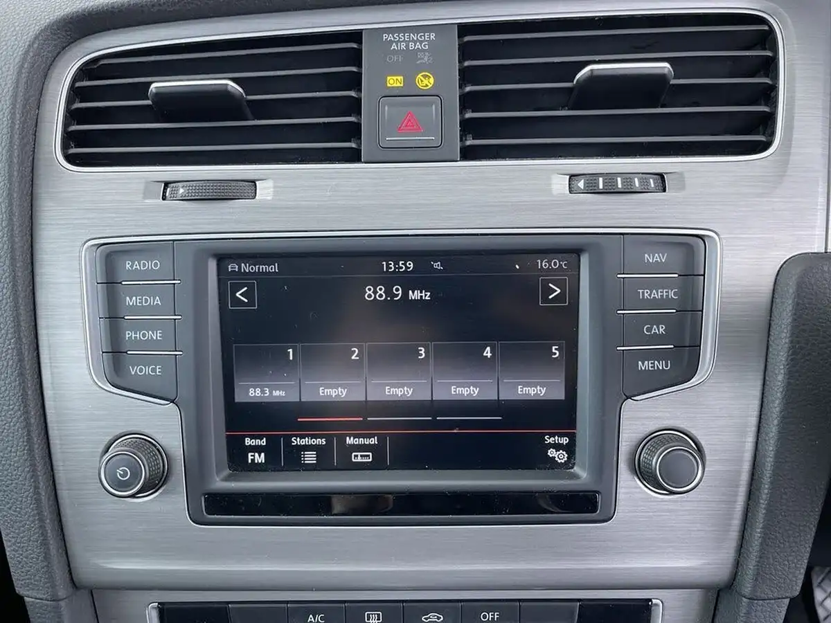 2015-volkswagen-golf-14-match-5d-dsg-big-40