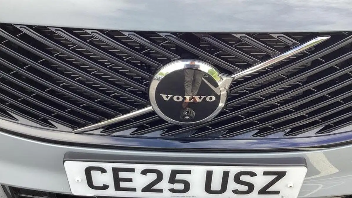 2025-volvo-xc90-20-t8-ultra-dark-big-32