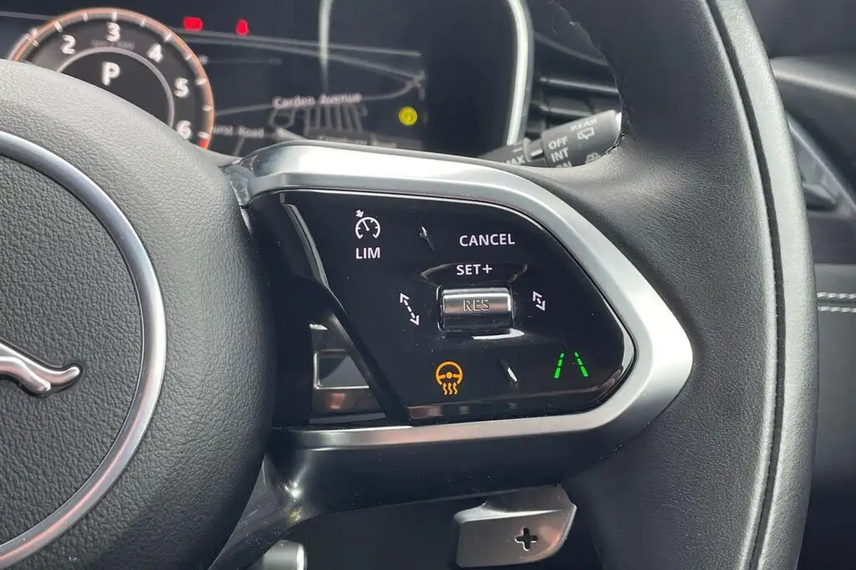 2023-jaguar-f-pace-20-p250-r-dynamic-hse-black-big-48