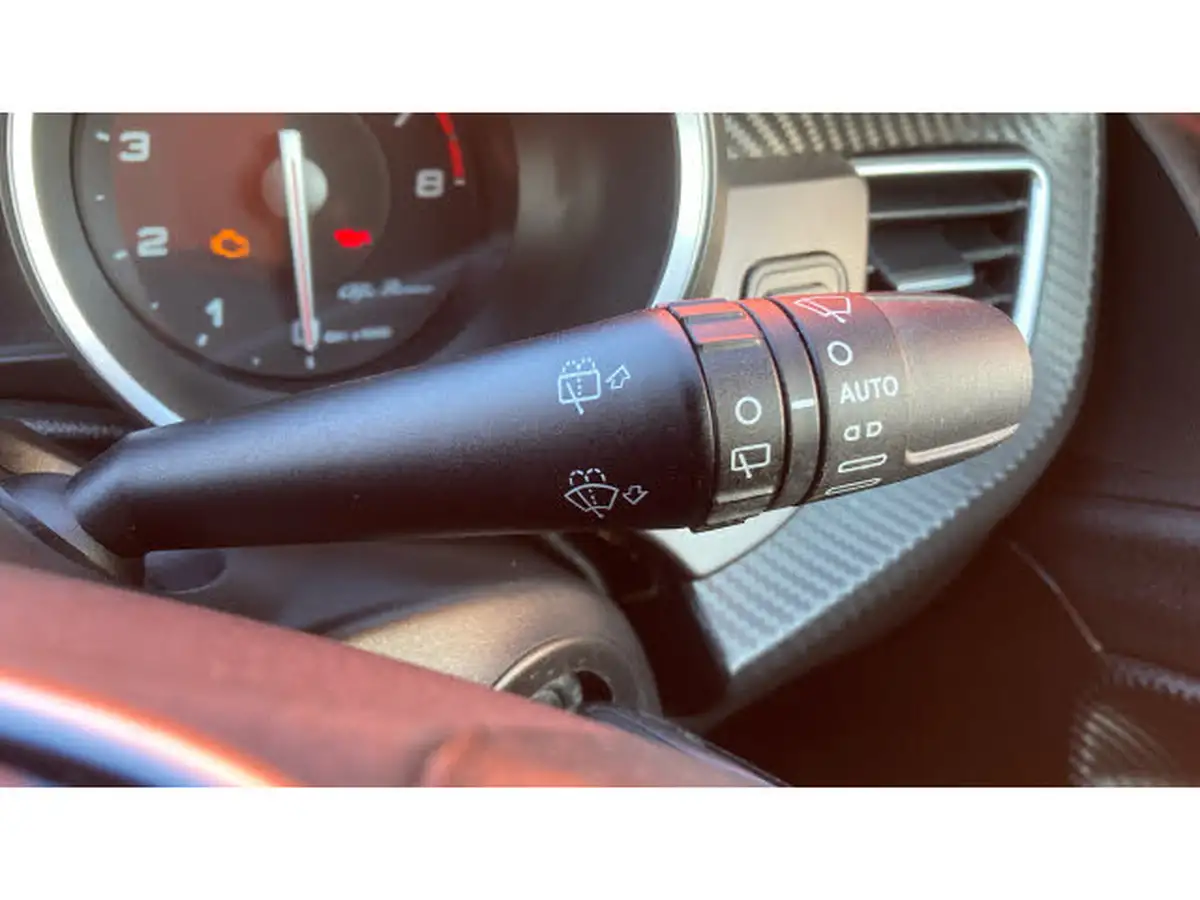 2016-alfa-romeo-giulietta-14-tb-multiair-speciale-big-25