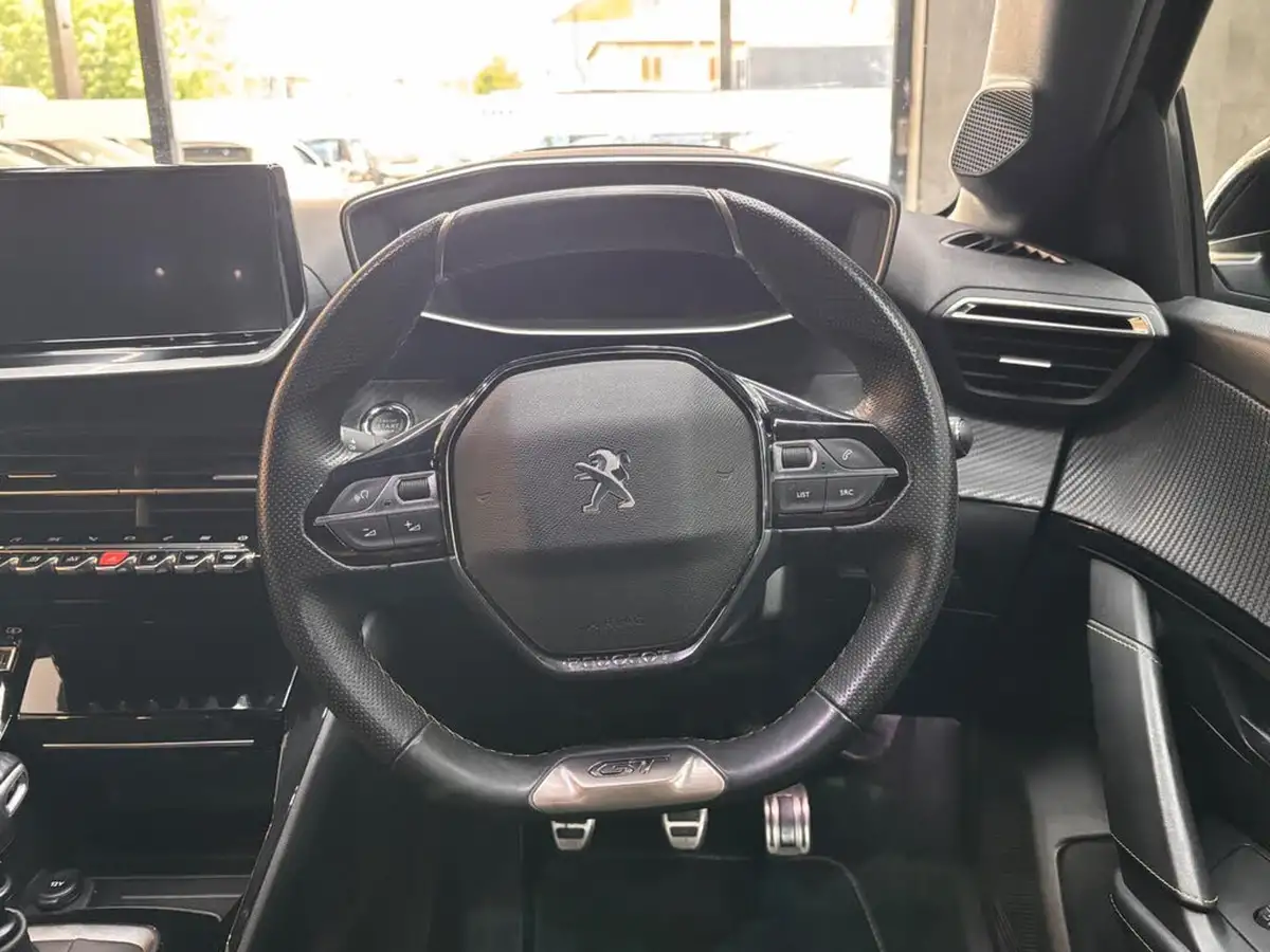 2022-peugeot-208-12-puretech-gt-100bhp-big-31