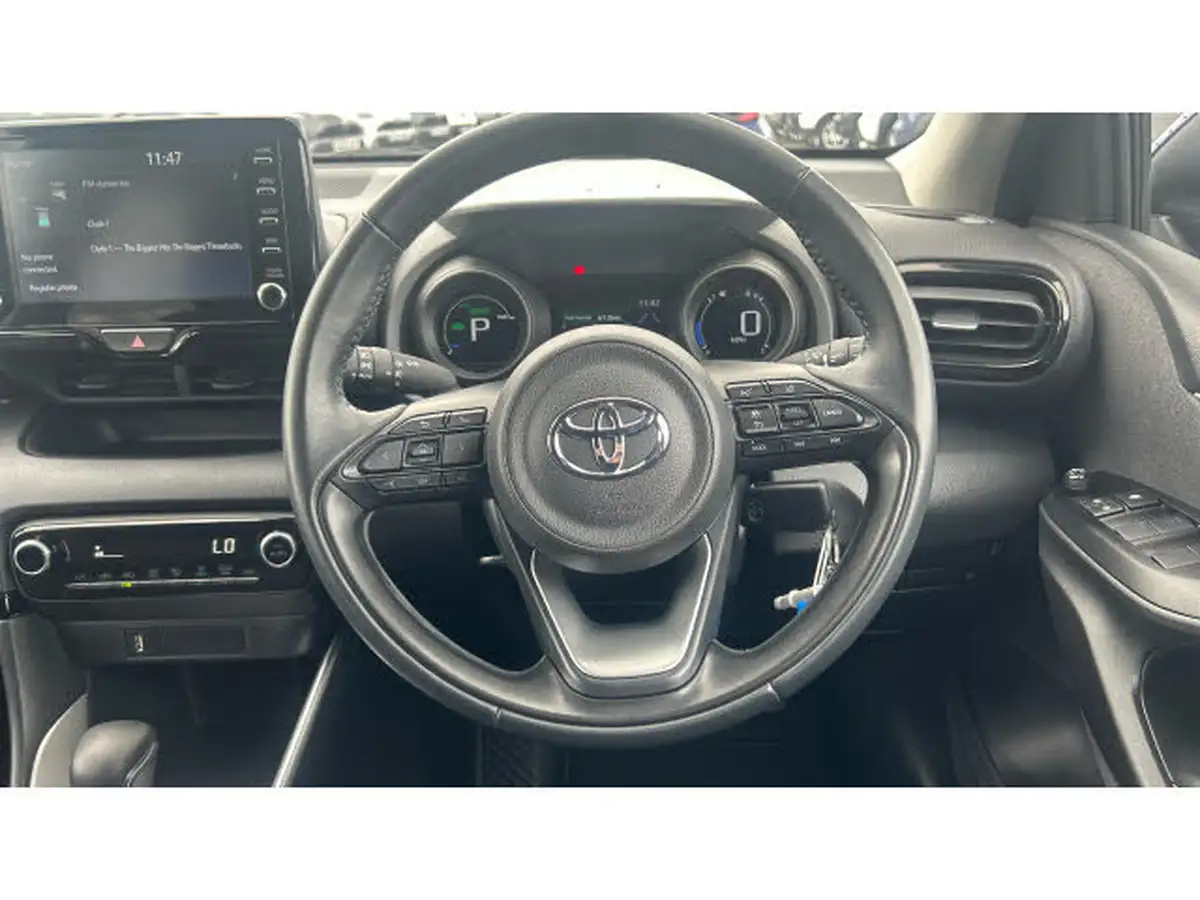 2022-toyota-yaris-15-vvt-i-design-big-5