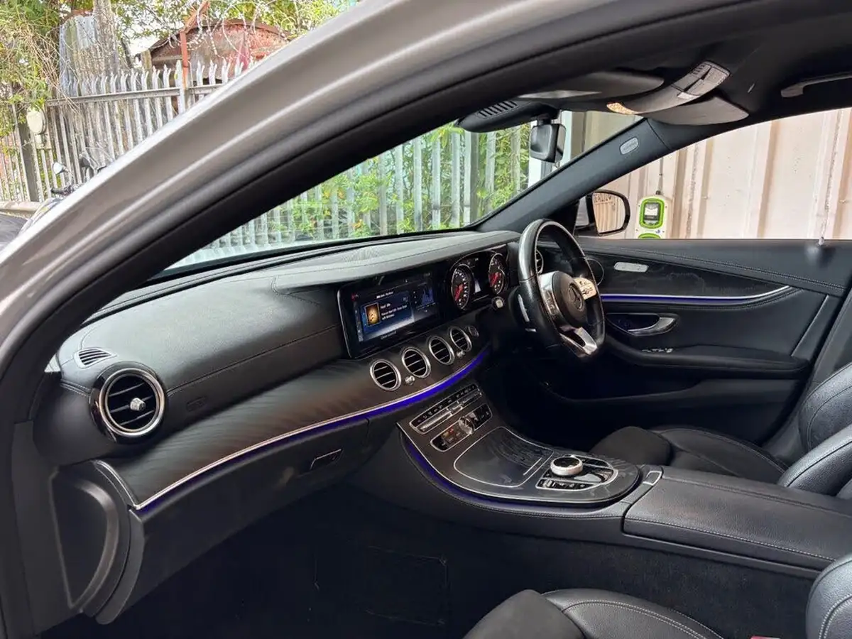 2018-mercedes-benz-e-class-20-e200-amg-line-ss-saloon-4d-big-36