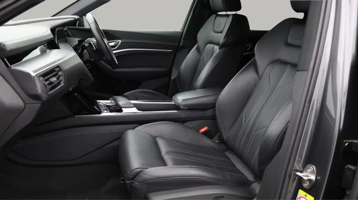 2022-audi-e-tron-50e-black-edition-sportback-big-20