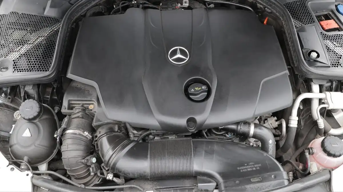 2018-mercedes-benz-c-class-21d-c220d-amg-line-premiumss-coupe-2d-9g-tronic-plus-big-19