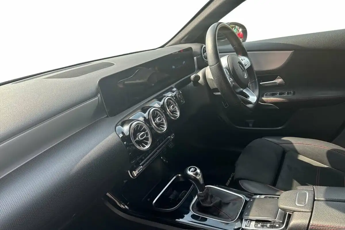 2020-mercedes-benz-a-class-13-a200-amg-line-premium-saloon-4d-big-10