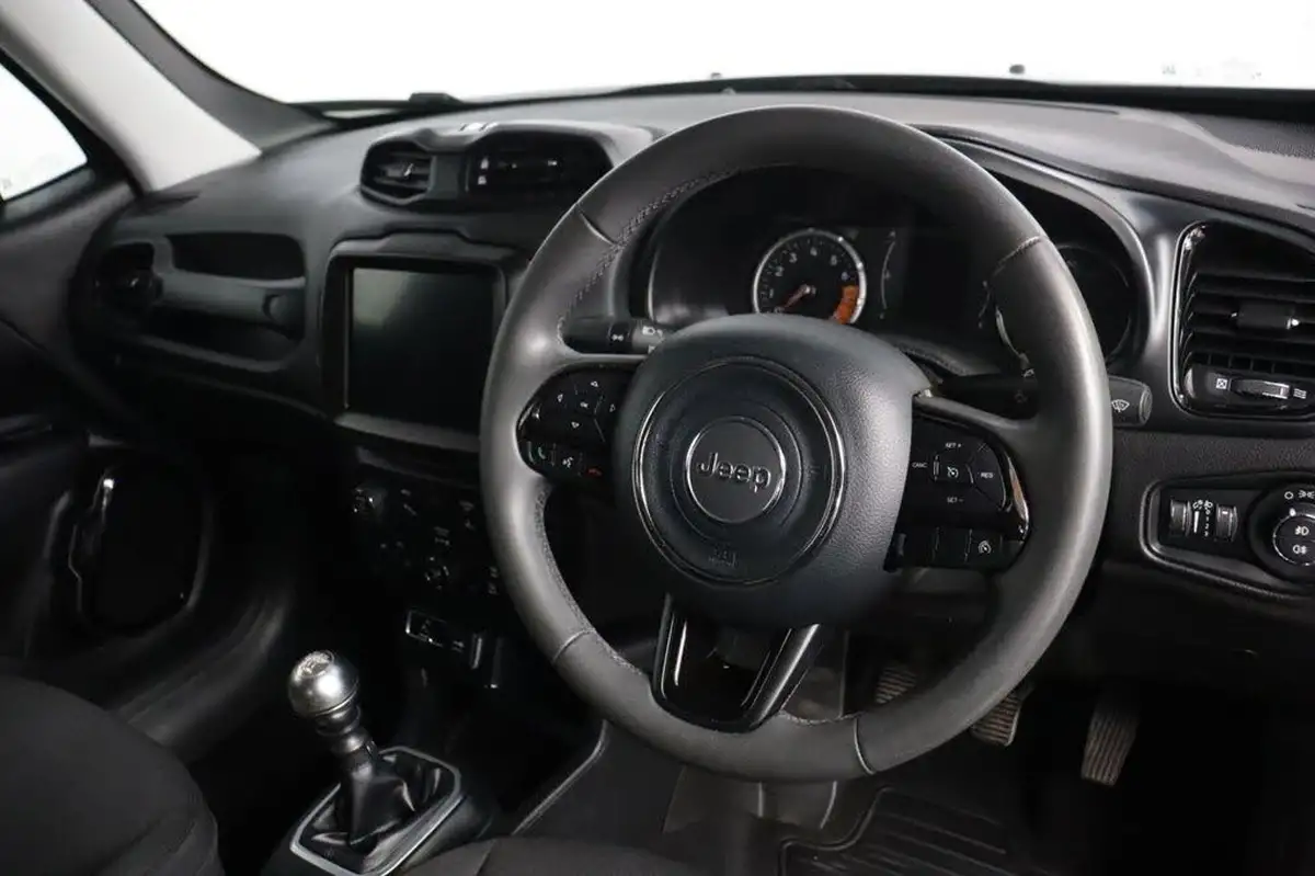 2021-jeep-renegade-10-gse-night-eagle-big-25