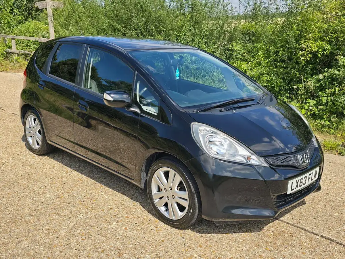 2013-honda-jazz-14-es-plus-cvt-big-15