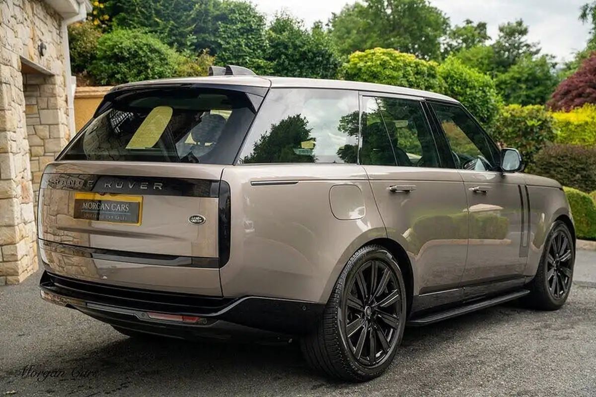 2022-land-rover-range-rover-30-p400-se-big-2