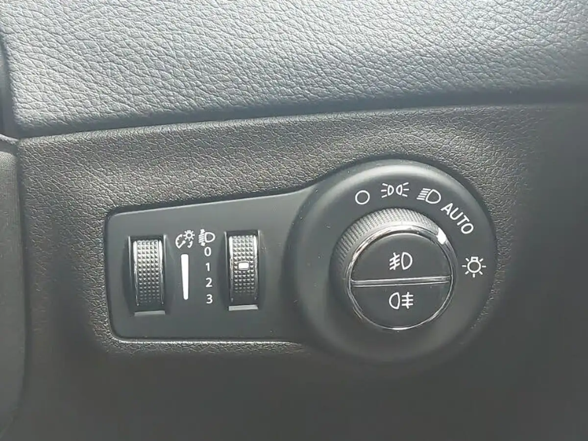 2020-jeep-compass-14-multiair-ii-limited-138bhp-big-16
