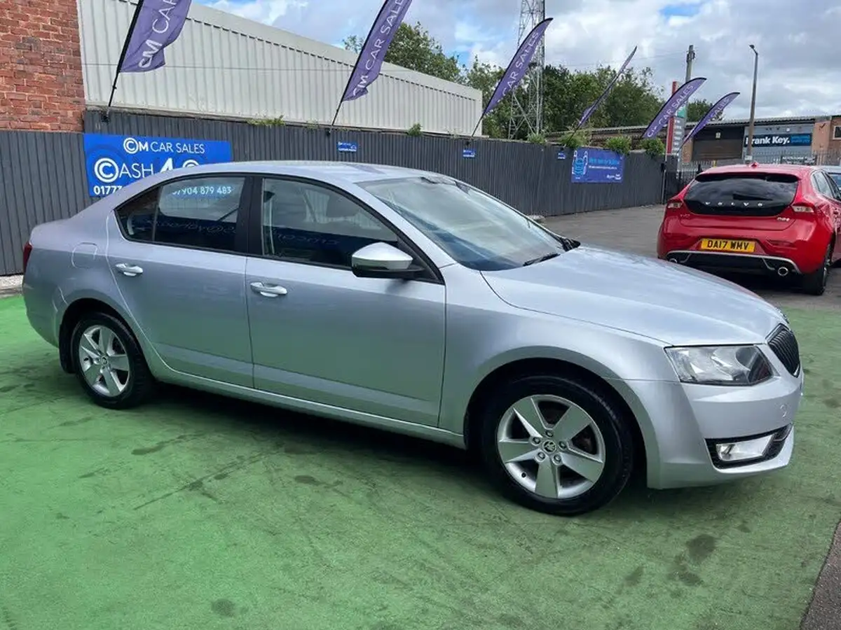 2014-skoda-octavia-16tdi-se-hatchback-dsg-big-8