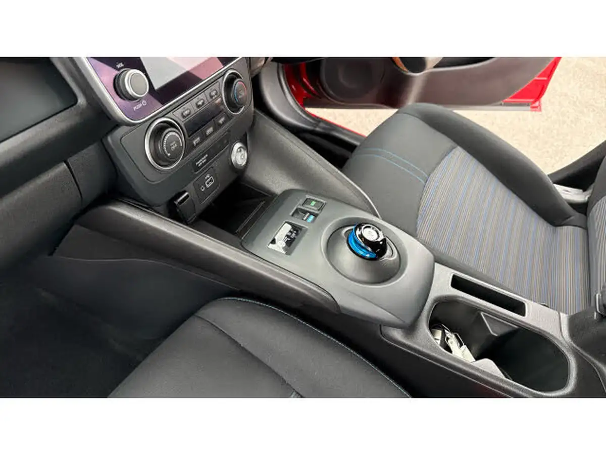 2022-nissan-leaf-e-acenta-39kwh-big-12