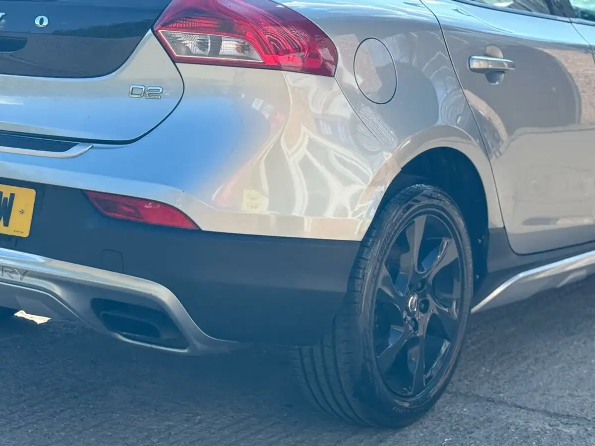 2014-volvo-v40-16td-d2-cross-country-lux-big-27