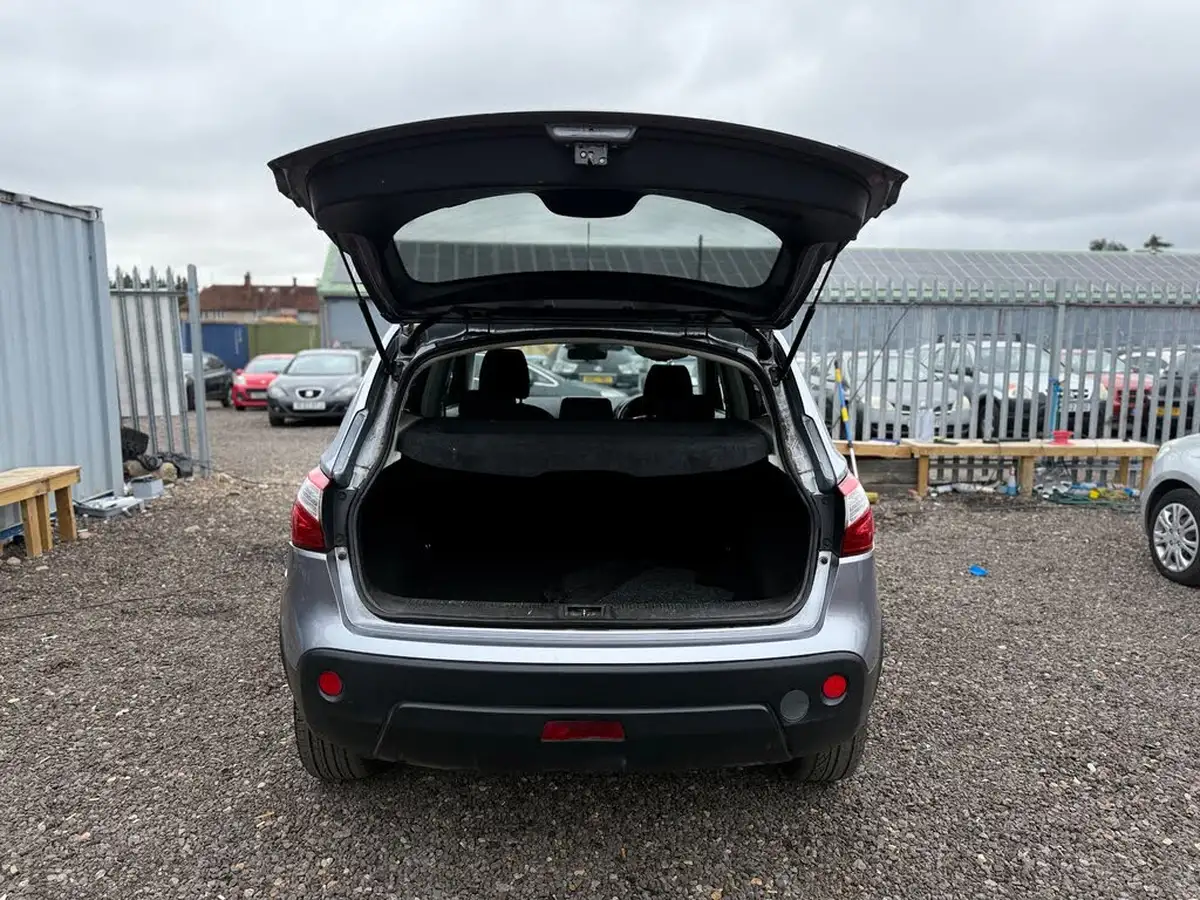 2010-nissan-qashqai-15td-n-tec-big-9
