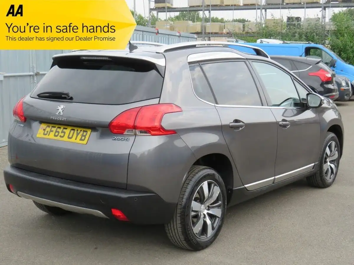 2015-peugeot-2008-crossover-12-puretech-allure-110bhp-ss-big-13