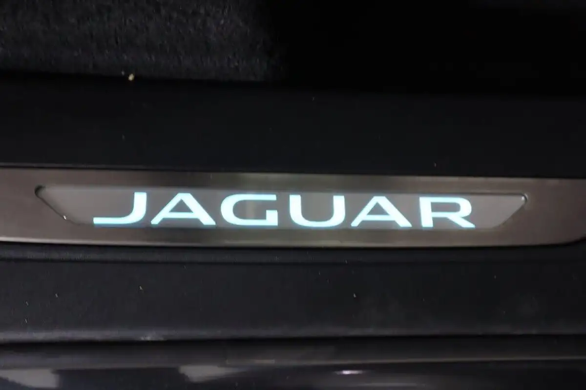 2021-jaguar-f-pace-20-d200-r-dynamic-hse-mhev-big-32