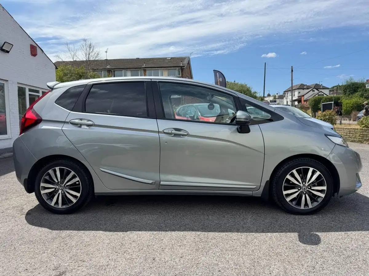 2016-honda-jazz-13-i-vtec-ex-navi-cvt-big-2