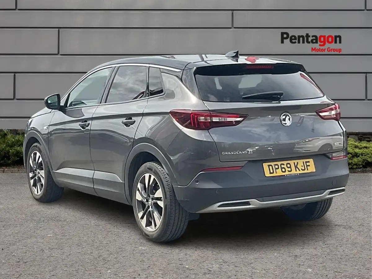 2019-vauxhall-grandland-x-12-sri-nav-big-1