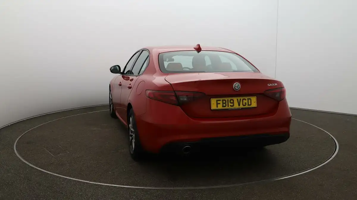 2019-alfa-romeo-giulia-22td-super-150bhp-big-58