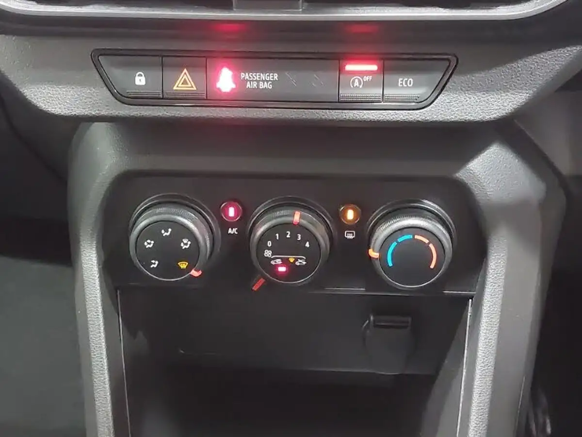 2023-dacia-sandero-10-tce-expression-90bhp-big-17