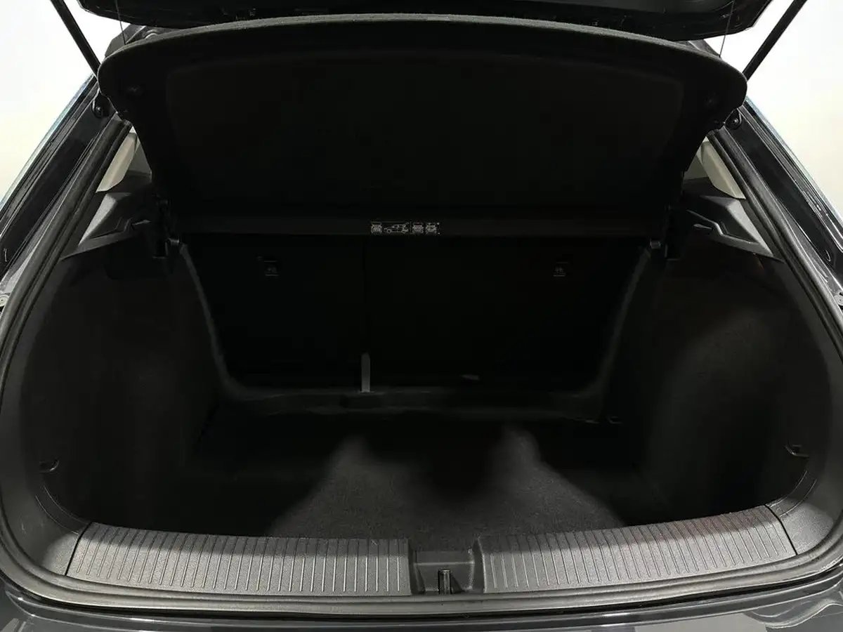 2021-volkswagen-t-roc-20tdi-s-big-37