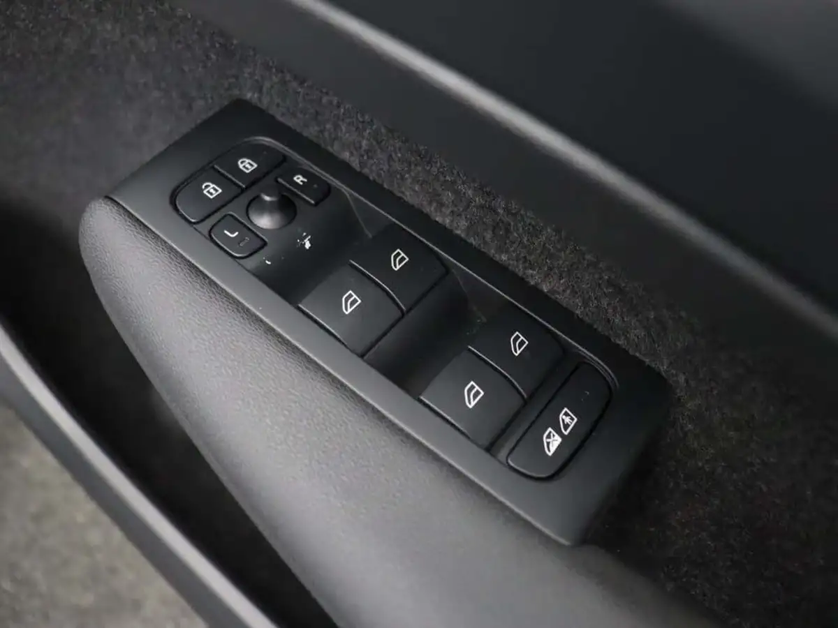 2022-volvo-c40-e-recharge-core-228bhp-big-24