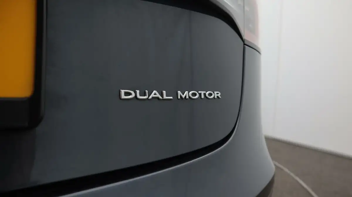 2021-tesla-model-3-e-long-range-awd-big-21