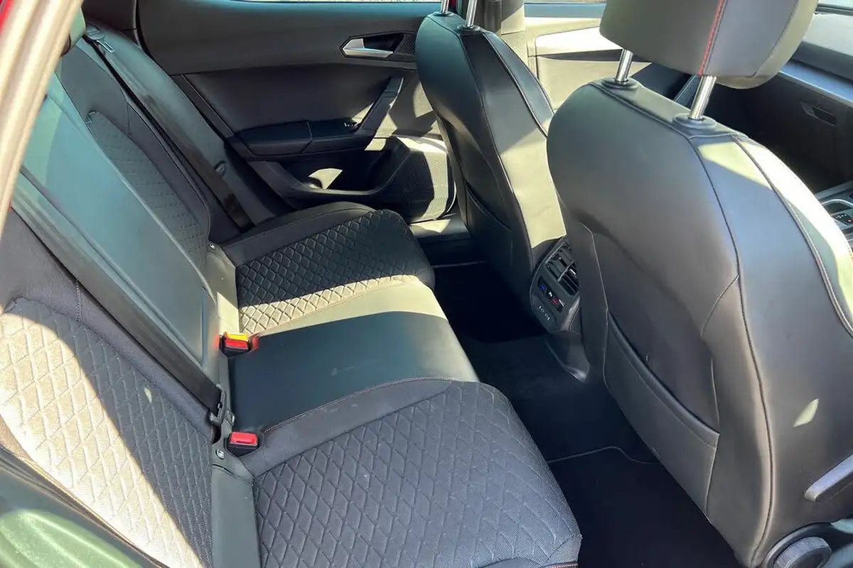 2021-seat-leon-15-etsi-fr-first-edition-hatchback-big-14