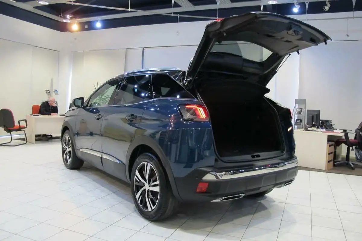2022-peugeot-3008-suv-12-puretech-gt-big-6