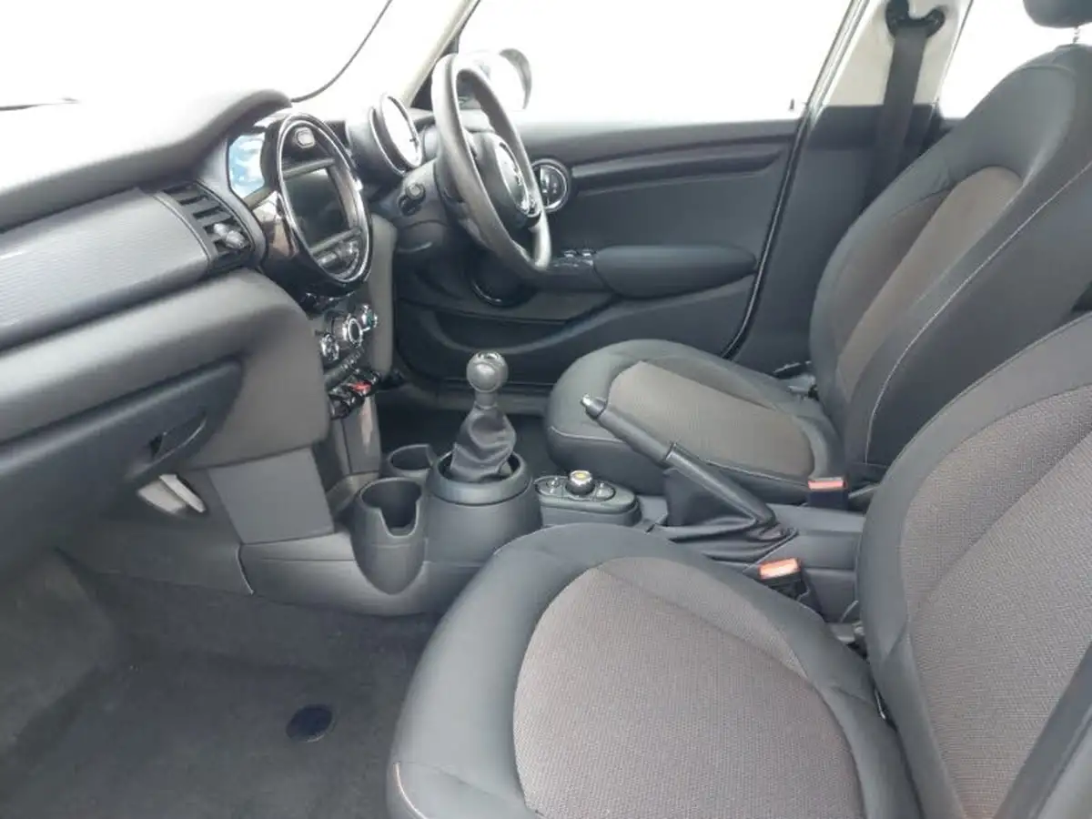 2019-mini-cooper-15-cooper-classic-hatchback-5d-big-4