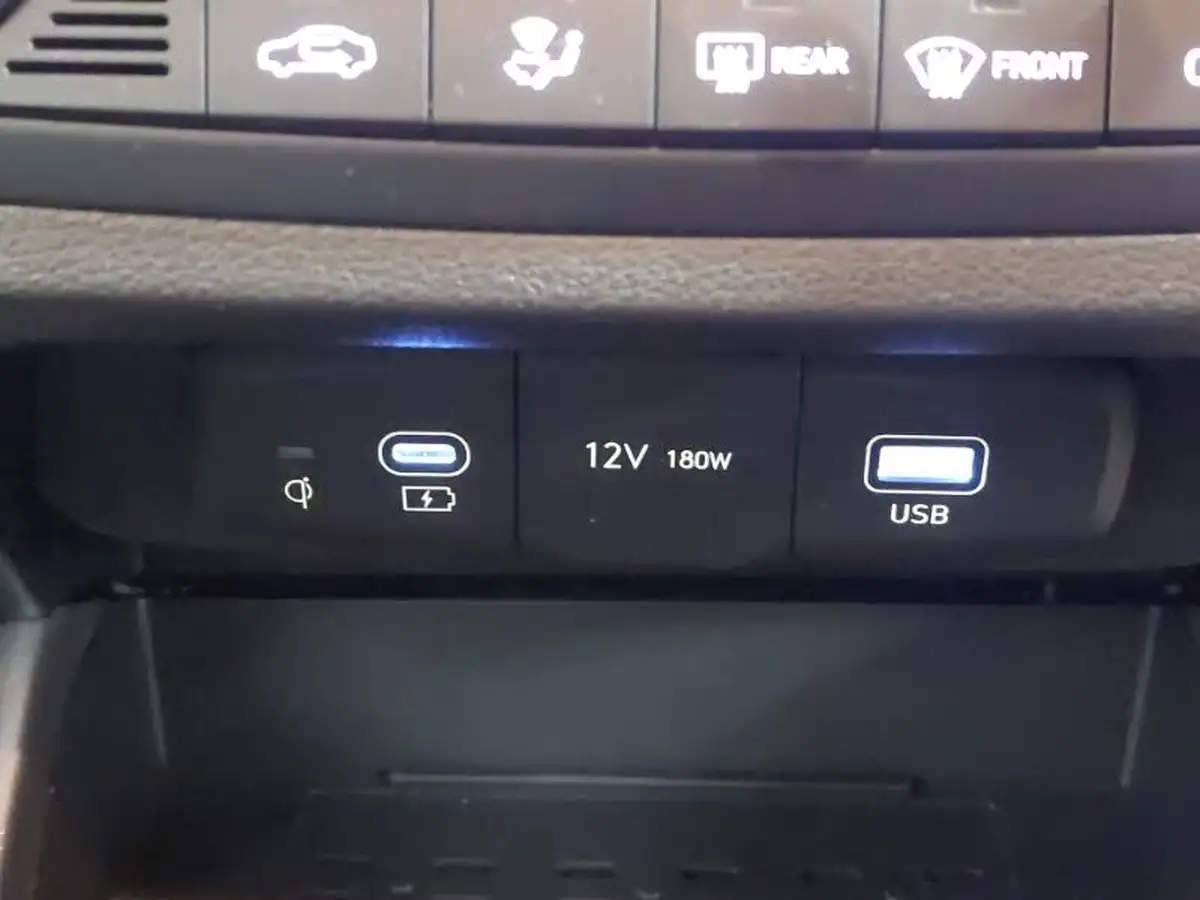 2024-hyundai-i10-10-premium-63ps-auto-big-15