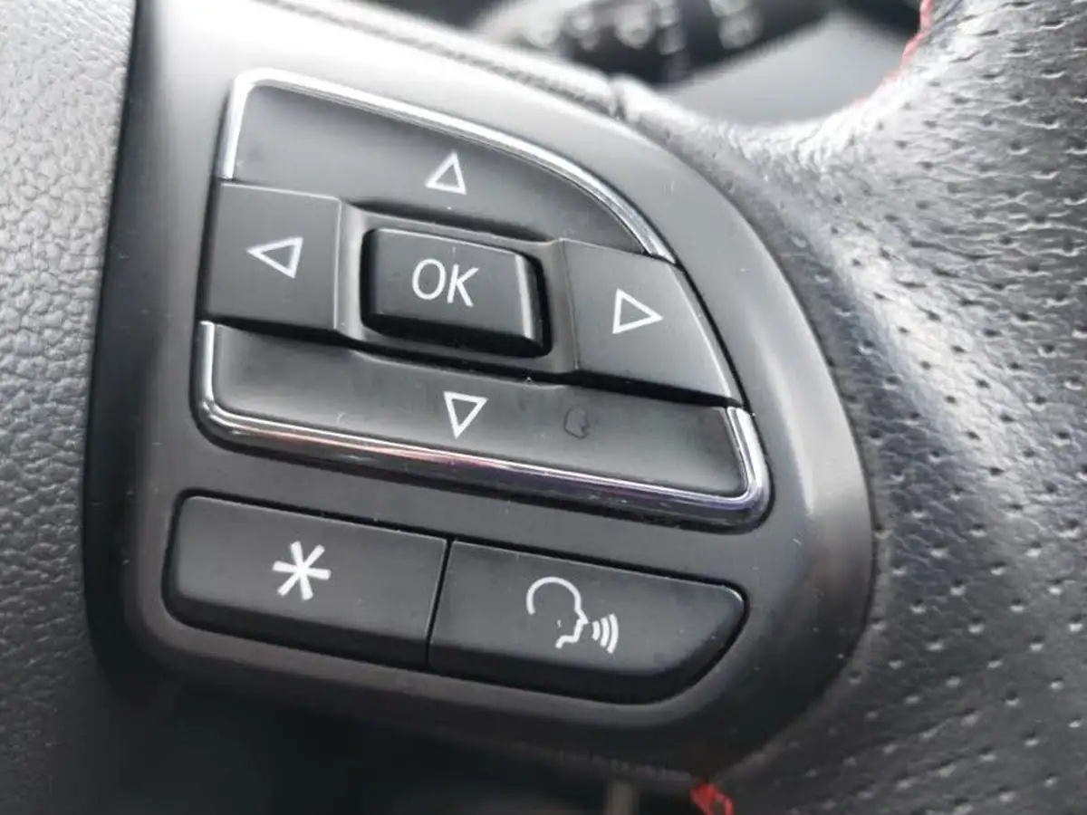 2021-mg-zs-suv-15-vti-tech-exclusive-big-12