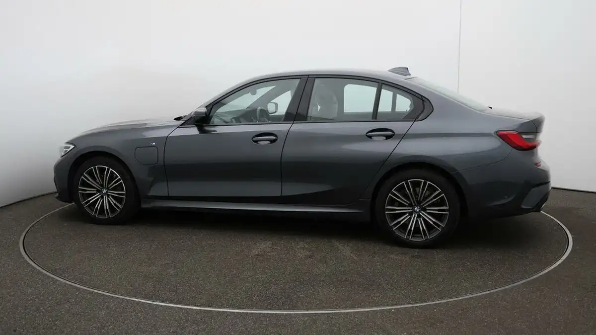 2020-bmw-3-series-20-330e-m-sport-saloon-4d-big-50