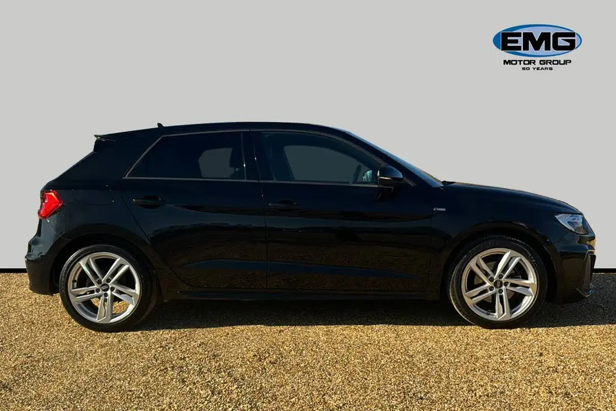 2021-audi-a1-15-35-tfsi-s-line-big-2