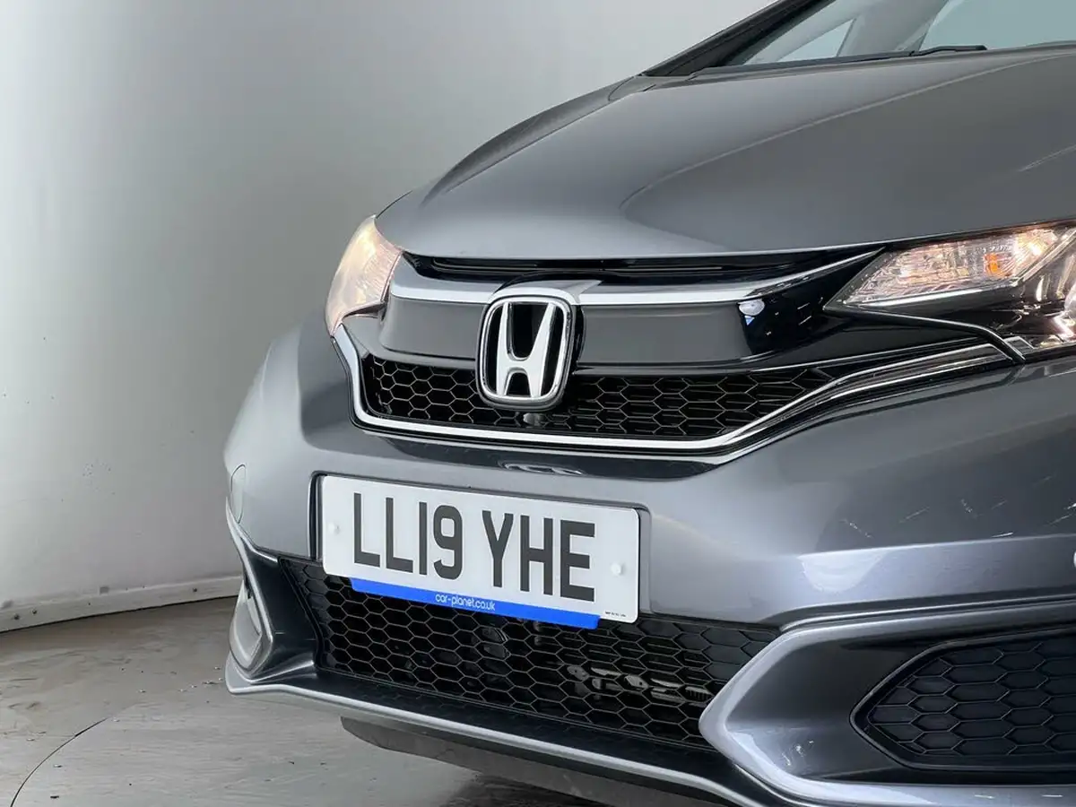 2019-honda-jazz-13-i-vtec-se-navi-cvt-big-25