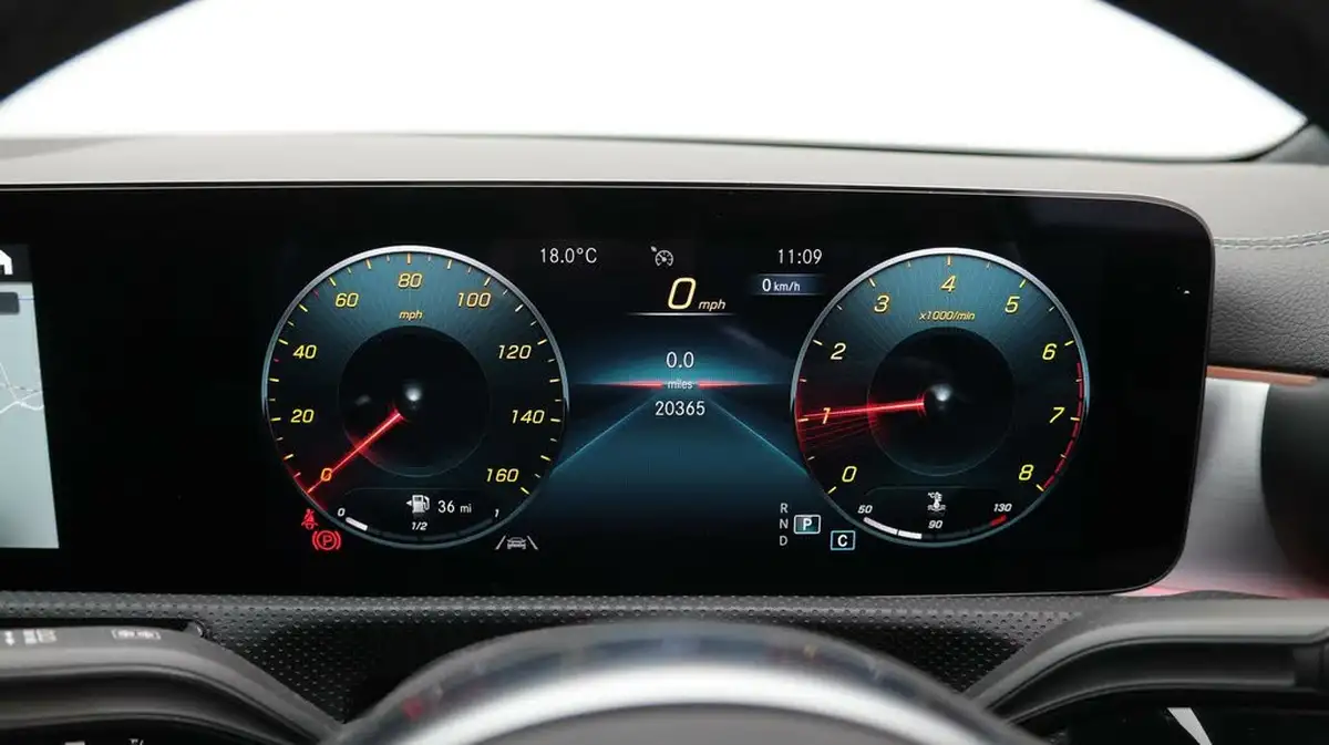 2020-mercedes-benz-cla-13-cla-180-amg-line-premium-plus-coupe-4d-big-10