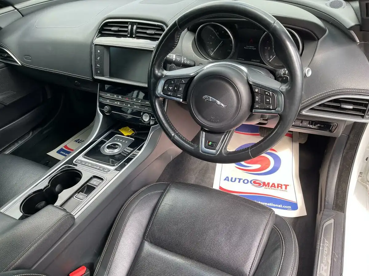 2016-jaguar-xe-20d-r-sport-180ps-auto-big-49