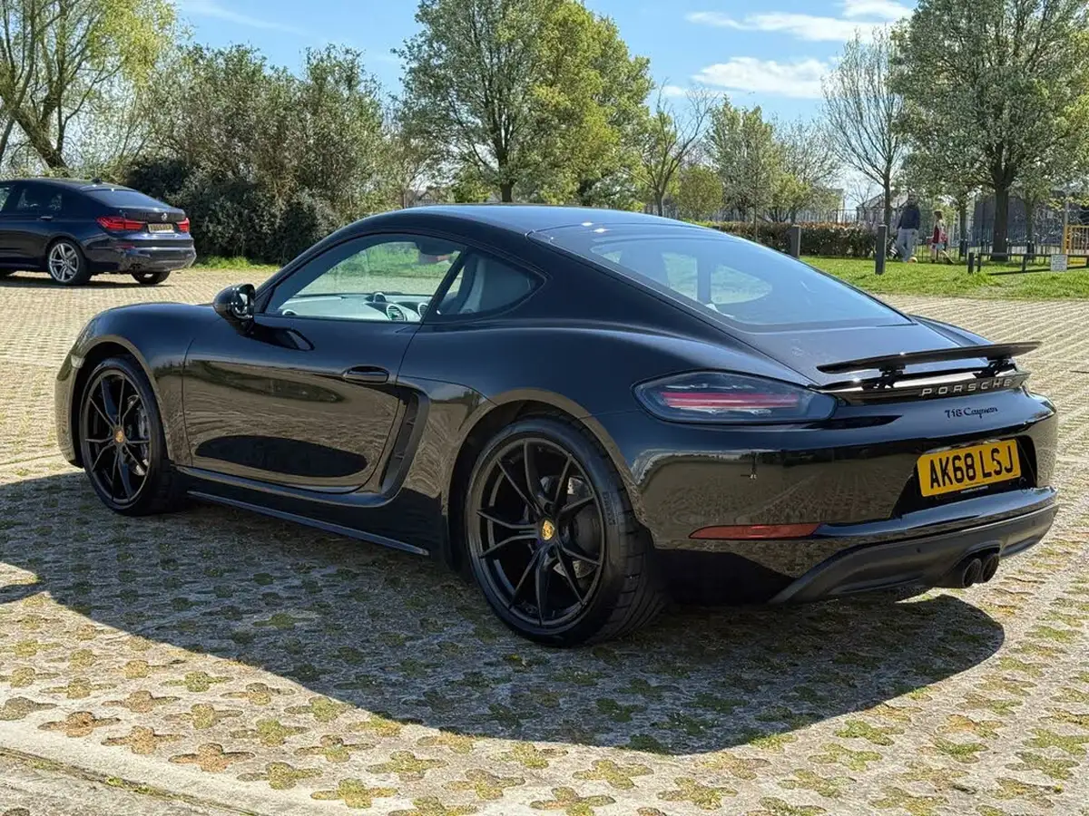 2019-porsche-cayman-718-20-cayman-pdk-big-2