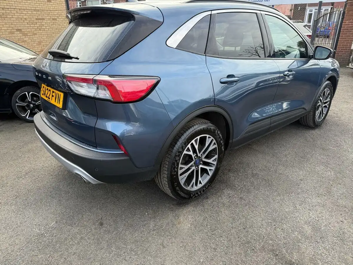 2022-ford-kuga-big-6