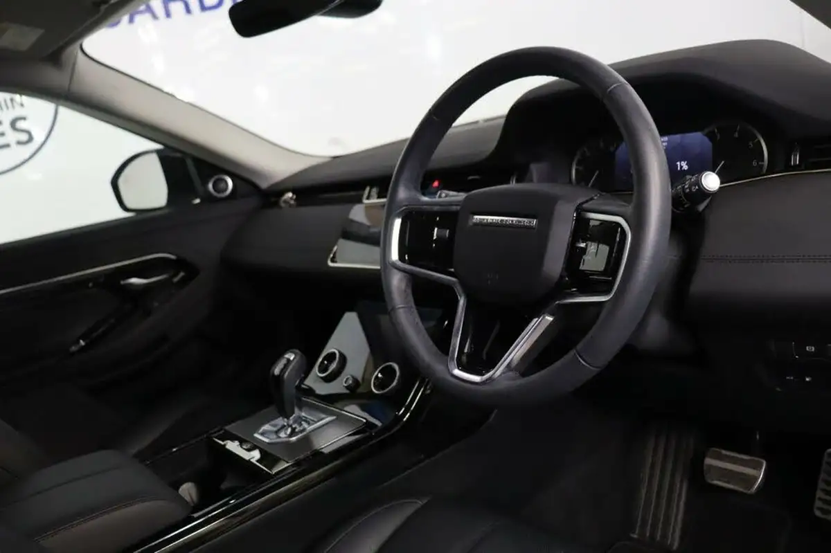2023-land-rover-range-rover-evoque-15-p300e-r-dynamic-se-big-15