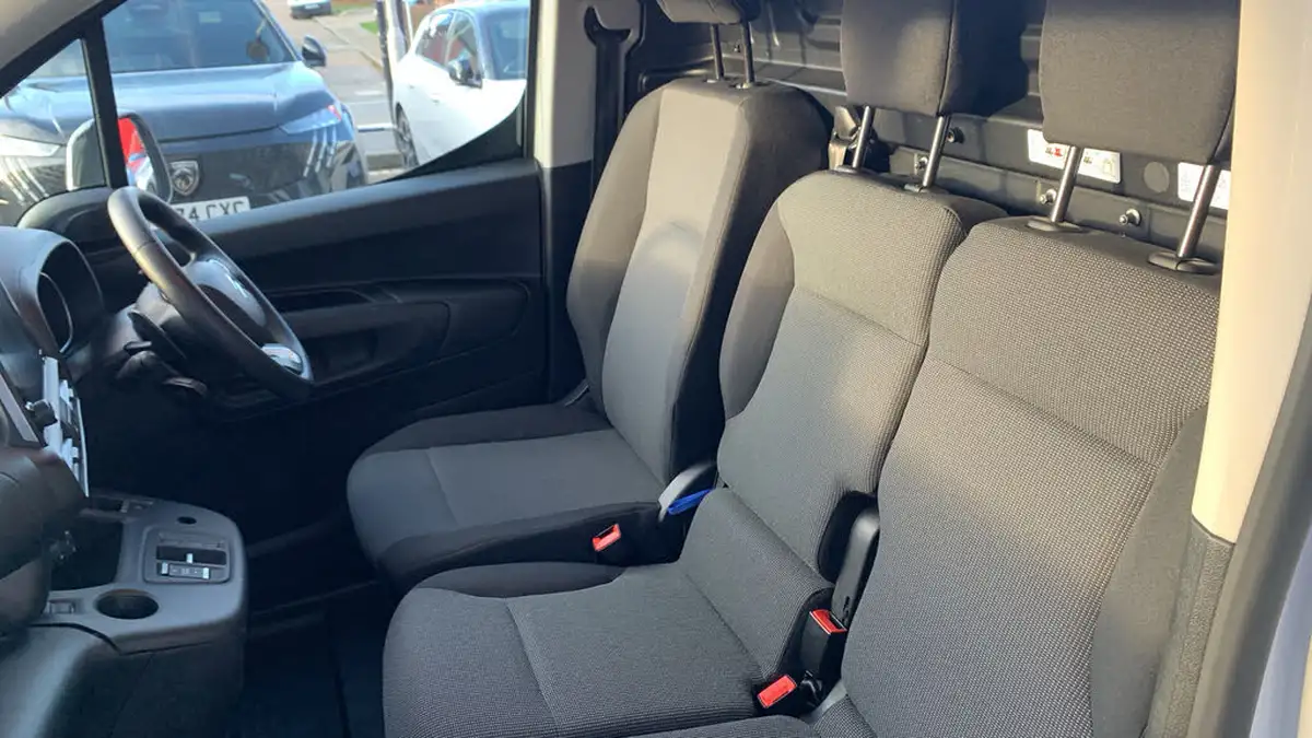2024-citroen-berlingo-15-bluehdi-1000-driver-edition-130pseu6d-eat8-big-32