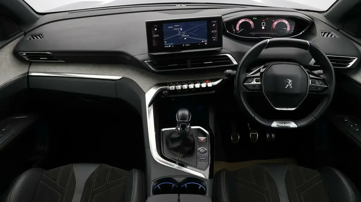 2021-peugeot-3008-suv-12-puretech-gt-big-12
