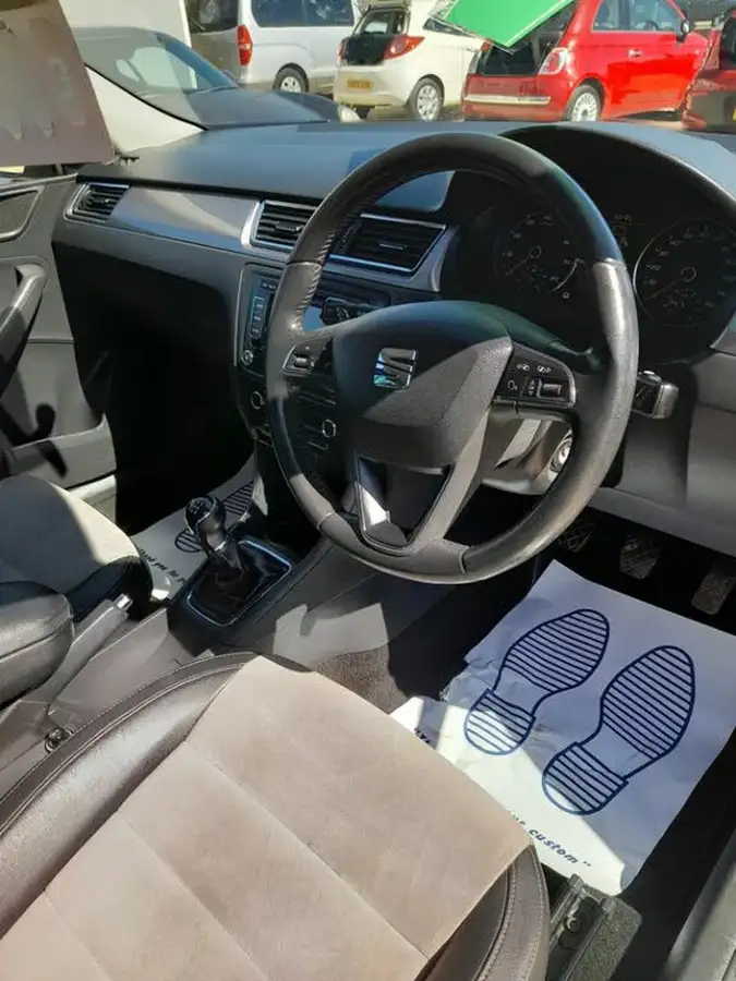 2014-seat-toledo-12-i-tech-big-8