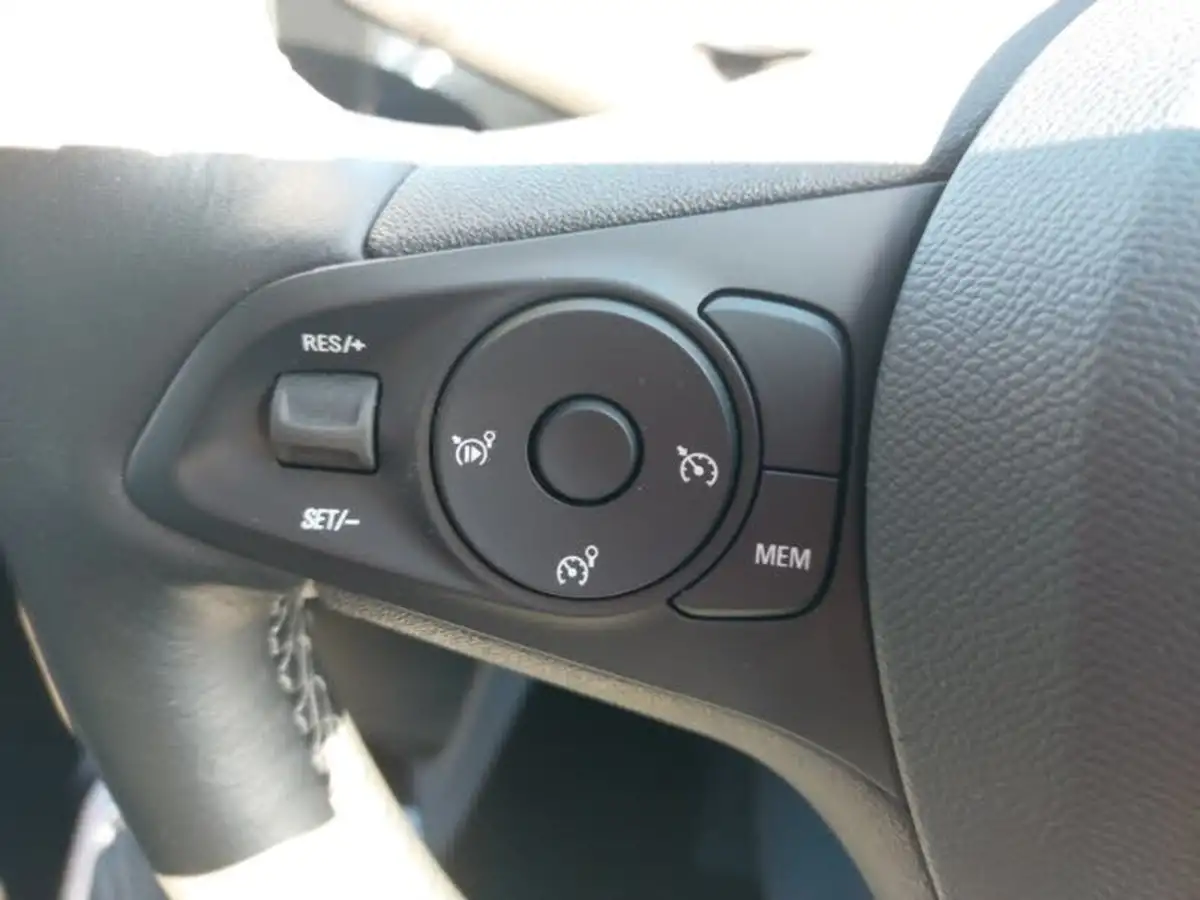 2022-vauxhall-corsa-12i-se-edition-big-13